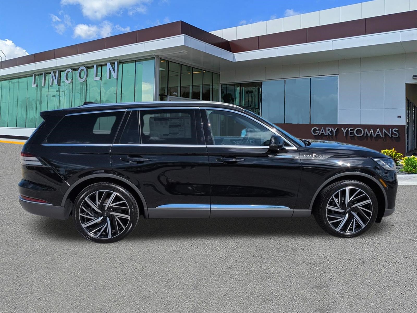 New 2026 Lincoln Aviator Reserve AWD/4WD image 3