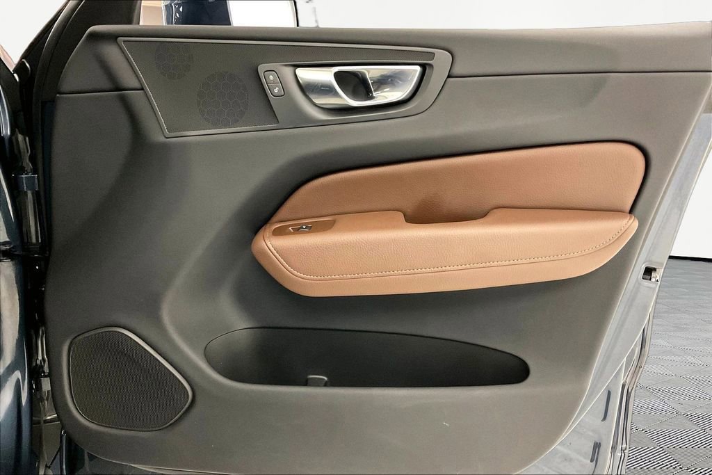 Used 2022 Volvo XC60 T8 Inscription Expression image 23