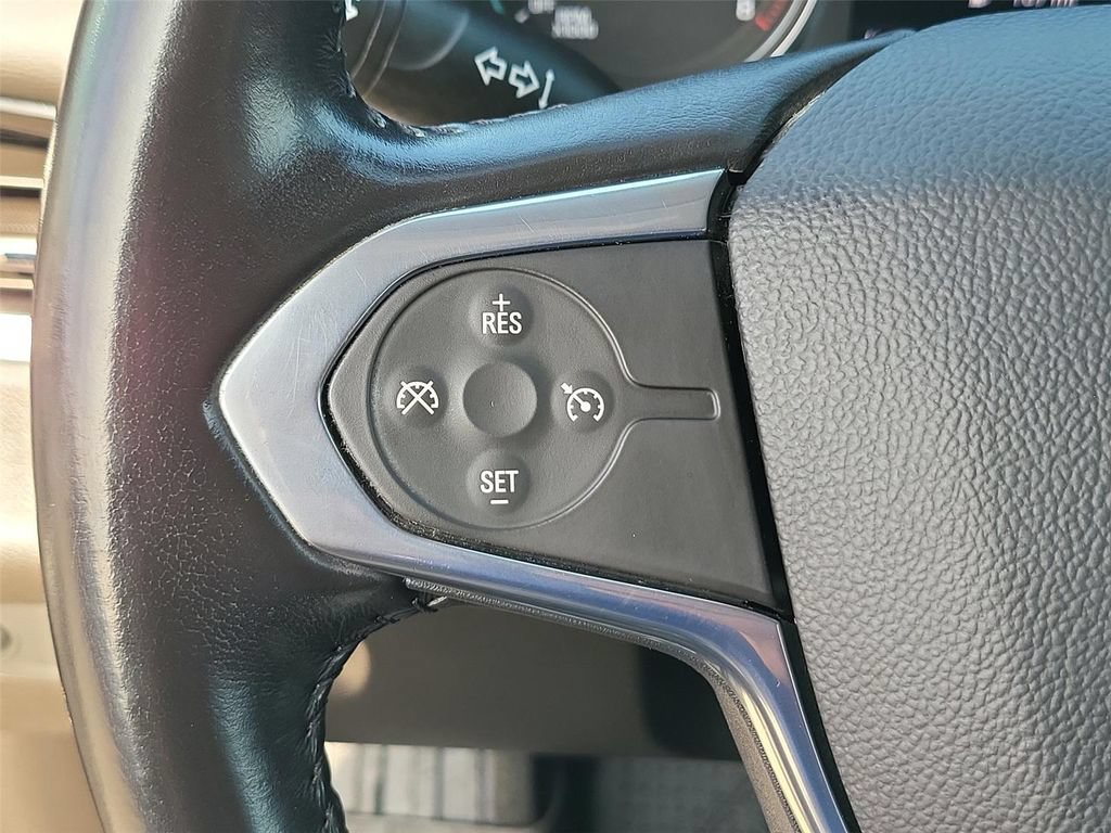 Used 2021 Chevrolet Traverse LT FWD image 37