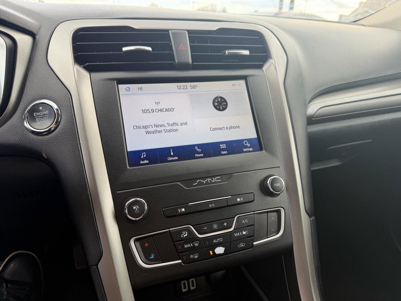 Used 2020 Ford Fusion SE FWD image 7