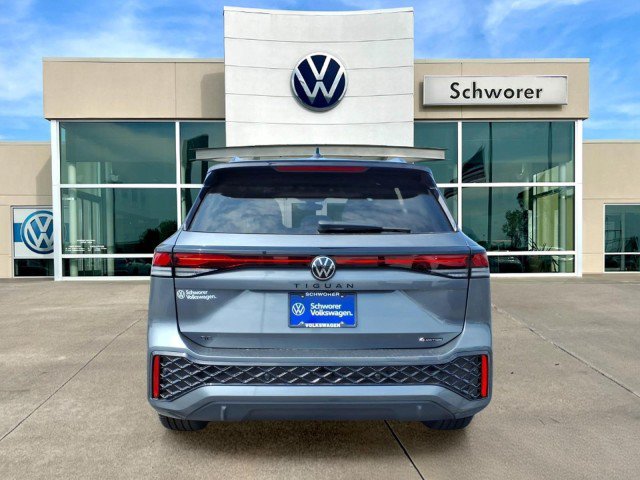 New 2026 Volkswagen Tiguan SE R-Line AWD/4WD image 6