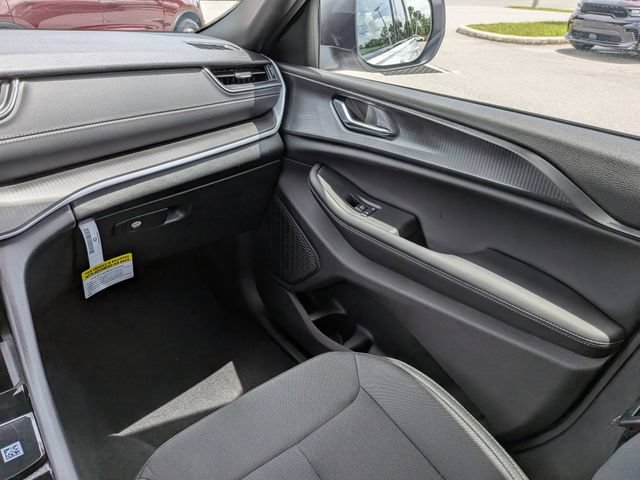 New 2026 Jeep Grand Cherokee Laredo RWD image 17
