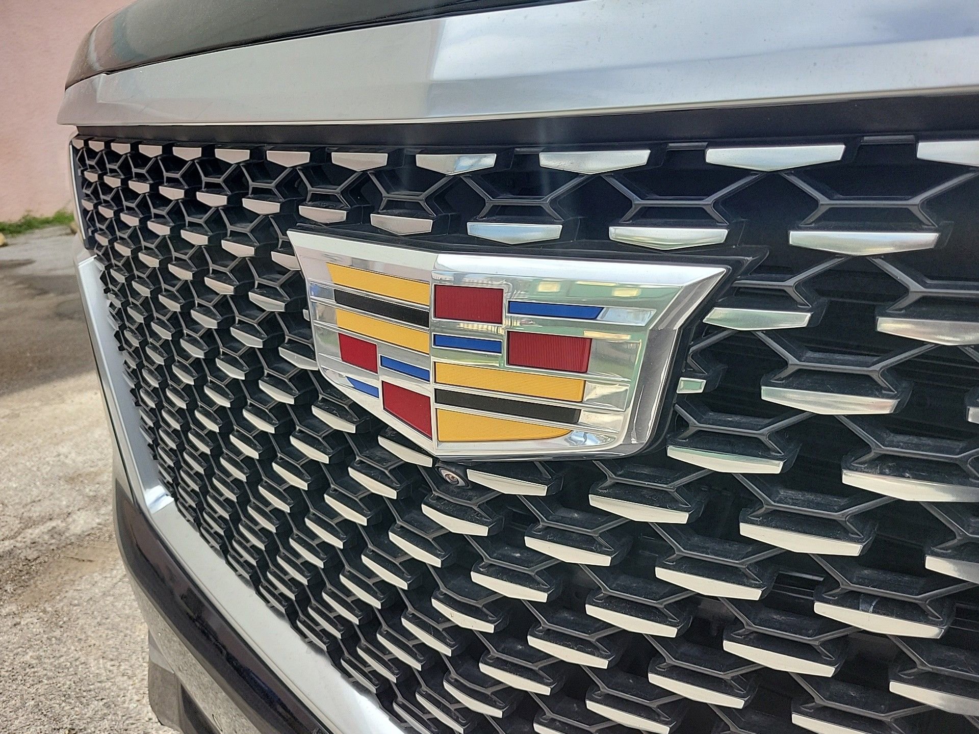 Used 2023 Cadillac Escalade ESV Premium Luxury image 9