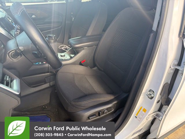 Used 2021 GMC Terrain SLE w/ Driver Convenience Package AWD/4WD image 13