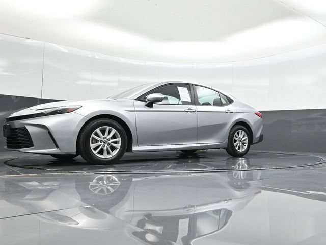 Used 2025 Toyota Camry LE FWD image 53