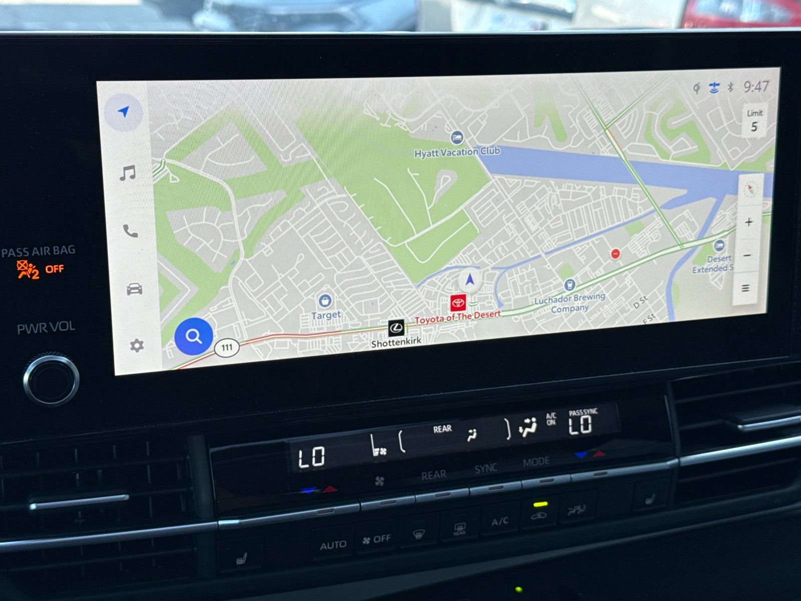 Used 2025 Toyota Sienna XLE w/ XLE Plus Package image 19