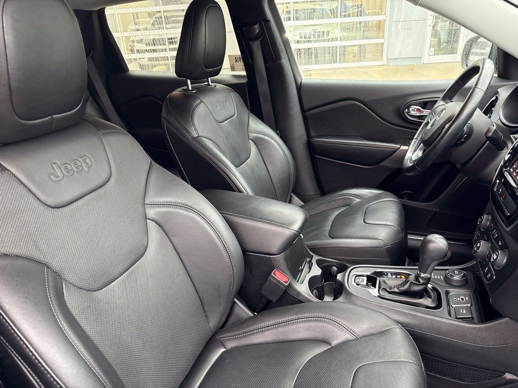 Used 2020 Jeep Cherokee Limited AWD/4WD image 30