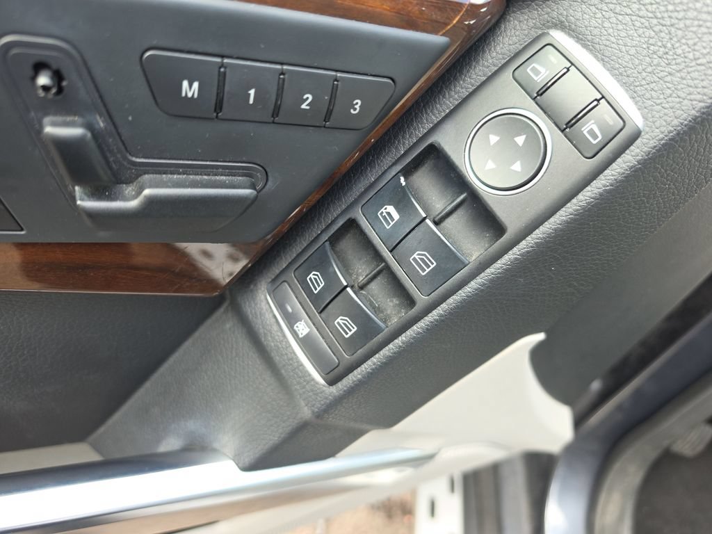 Used 2014 Mercedes-Benz GLK 250 BlueTEC 4MATIC image 11