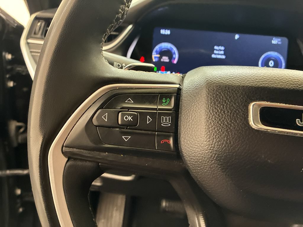 Used 2023 Jeep Grand Cherokee Altitude AWD/4WD image 25