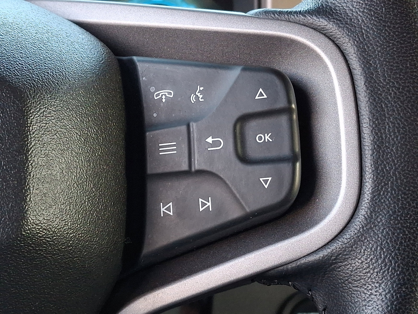 Used 2025 Ford Bronco Outer Banks image 23