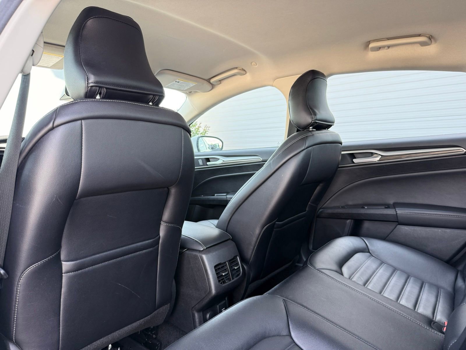 Used 2018 Ford Fusion SE w/ Equipment Group 602A FWD image 18
