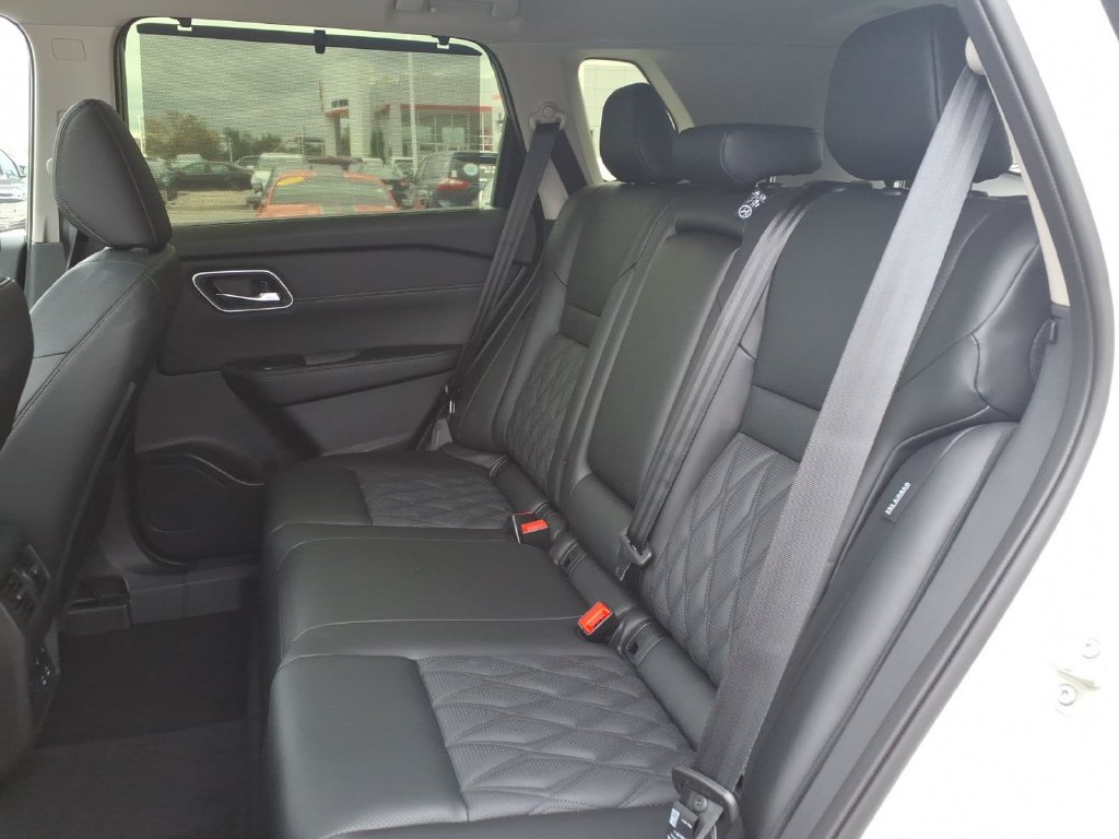 New 2026 Nissan Rogue Platinum AWD/4WD image 37