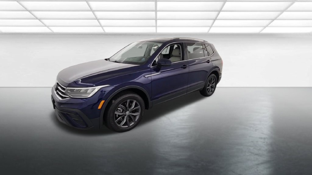 Used 2024 Volkswagen Tiguan SE AWD/4WD image 3