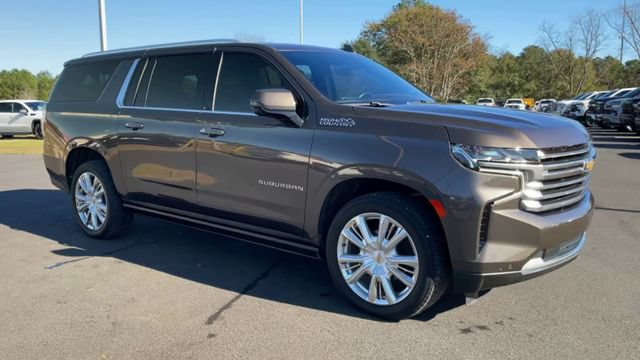 Used 2021 Chevrolet Suburban High Country w/ Premium Package RWD image 2