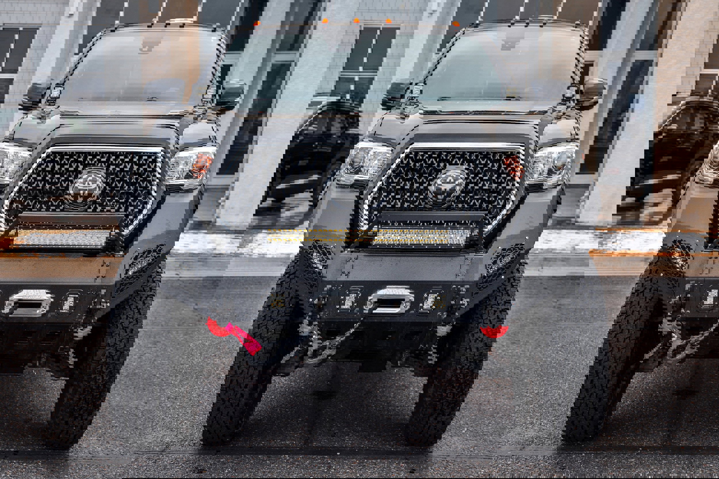 Used 2019 Toyota Tacoma TRD Off-Road image 2