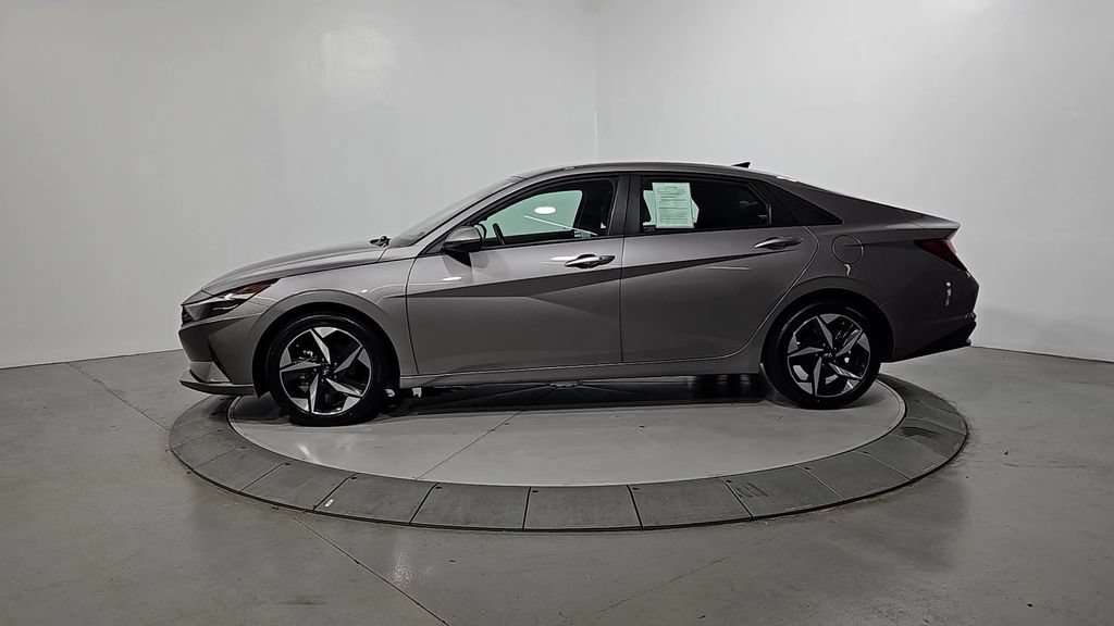 Certified 2023 Hyundai Elantra SEL w/ Convenience Package FWD image 2