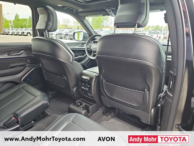 Used 2021 Jeep Grand Cherokee L Overland w/ Luxury Tech Group IV AWD/4WD image 36