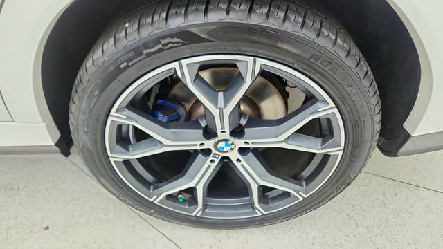 Used 2023 BMW X6 xDrive40i w/ Executive Package image 60