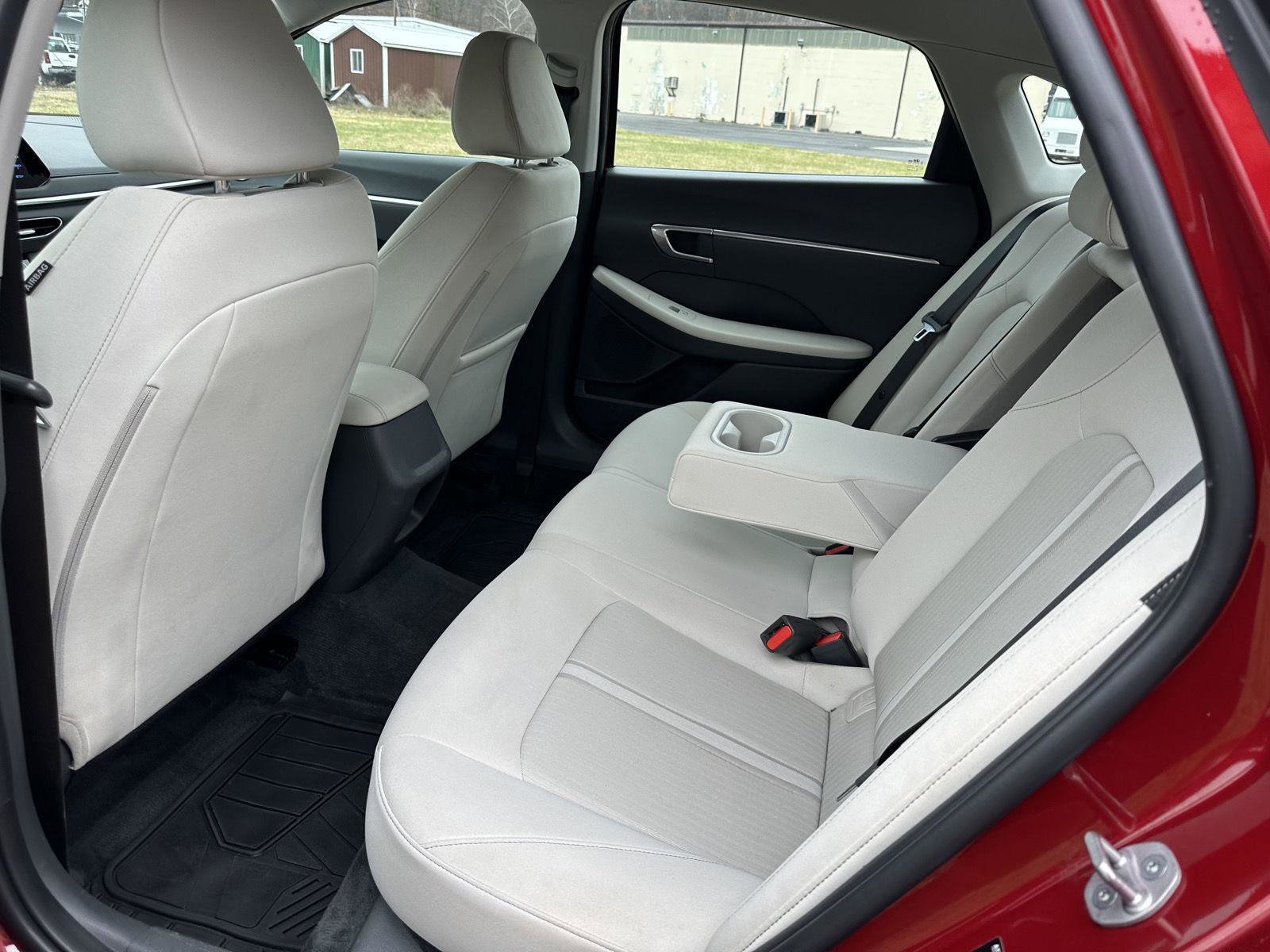 Used 2023 Hyundai Sonata SEL w/ Cargo Package image 19