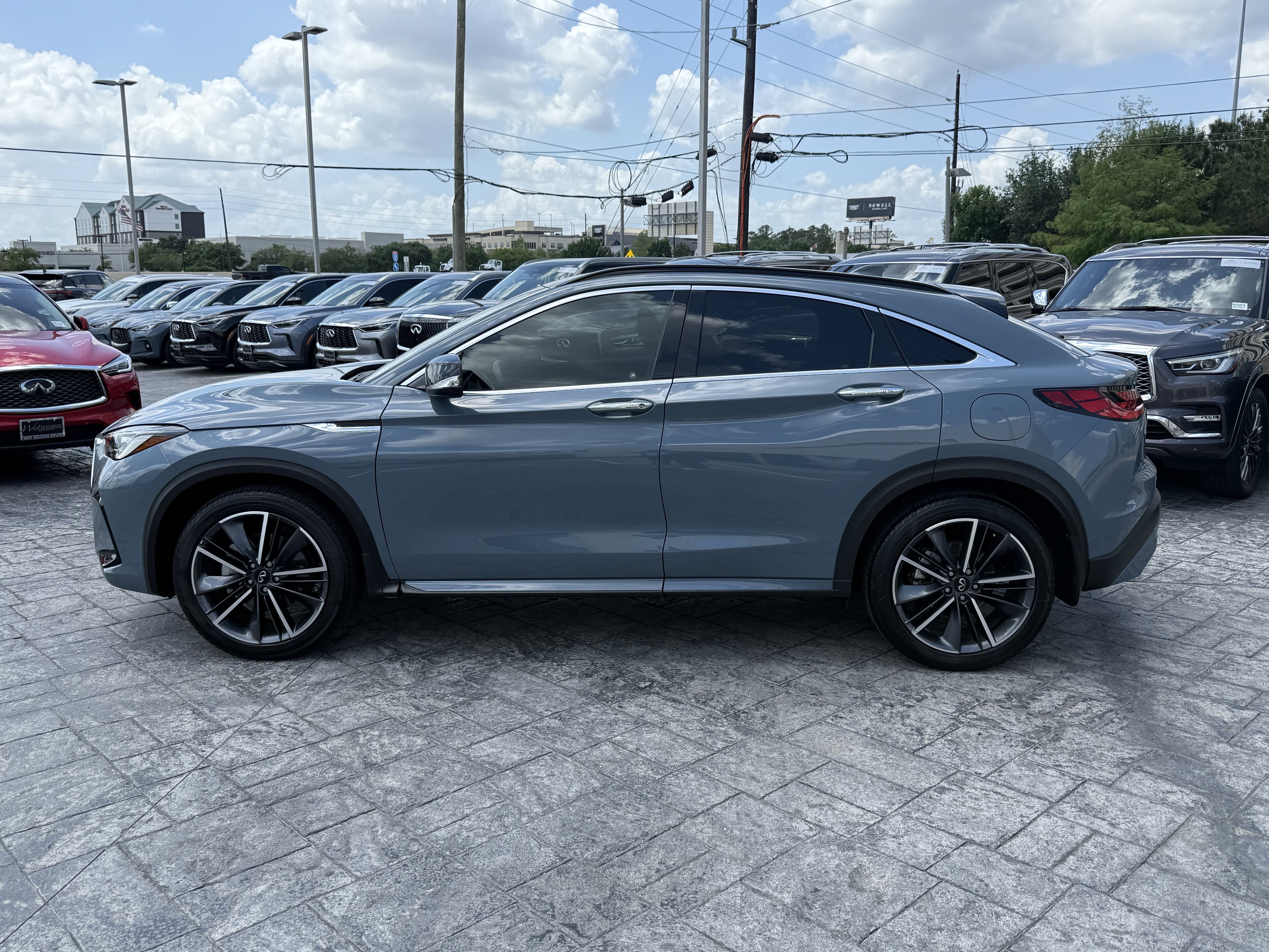 Certified 2025 INFINITI QX55 Luxe w/ Cargo Package AWD/4WD image 4