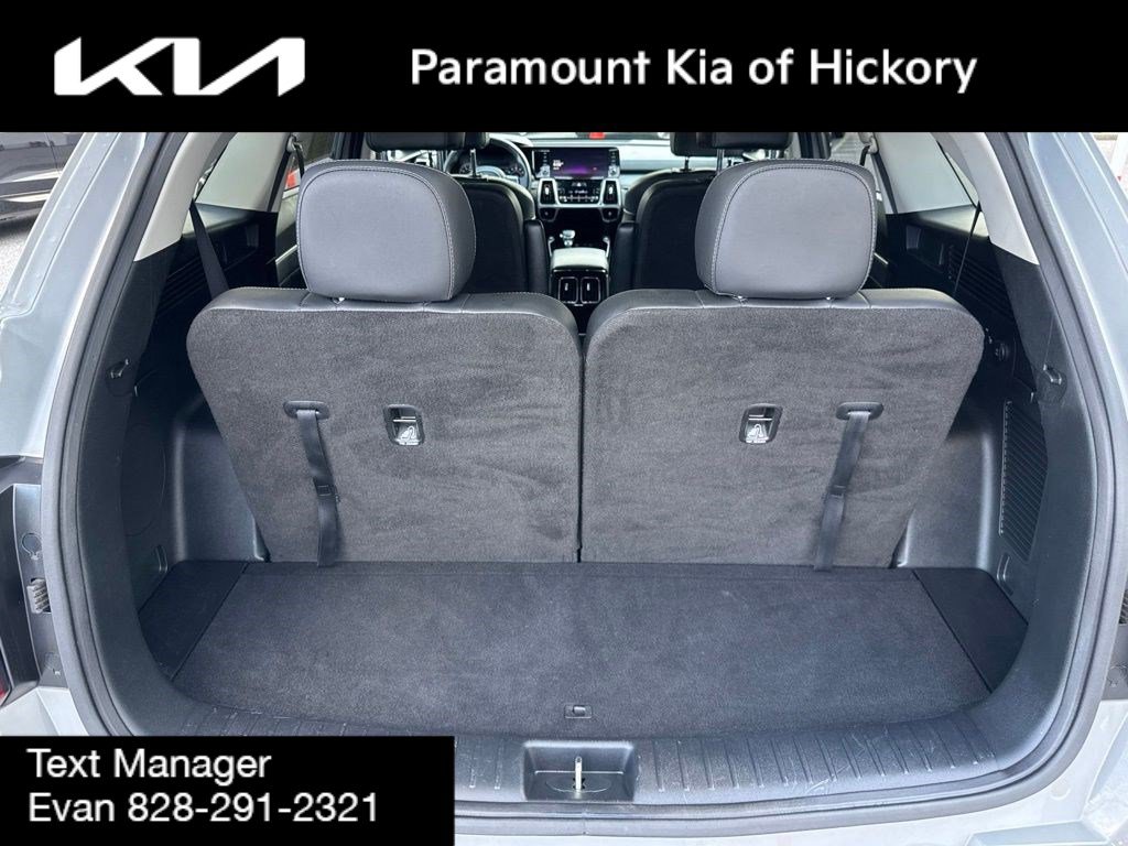 Used 2022 Kia Sorento SX AWD/4WD image 11
