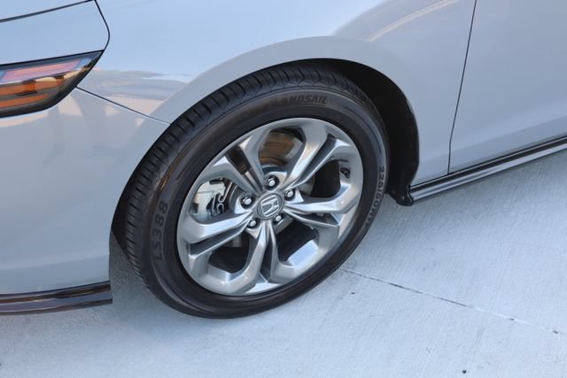 Used 2024 Honda Accord EX-L image 3