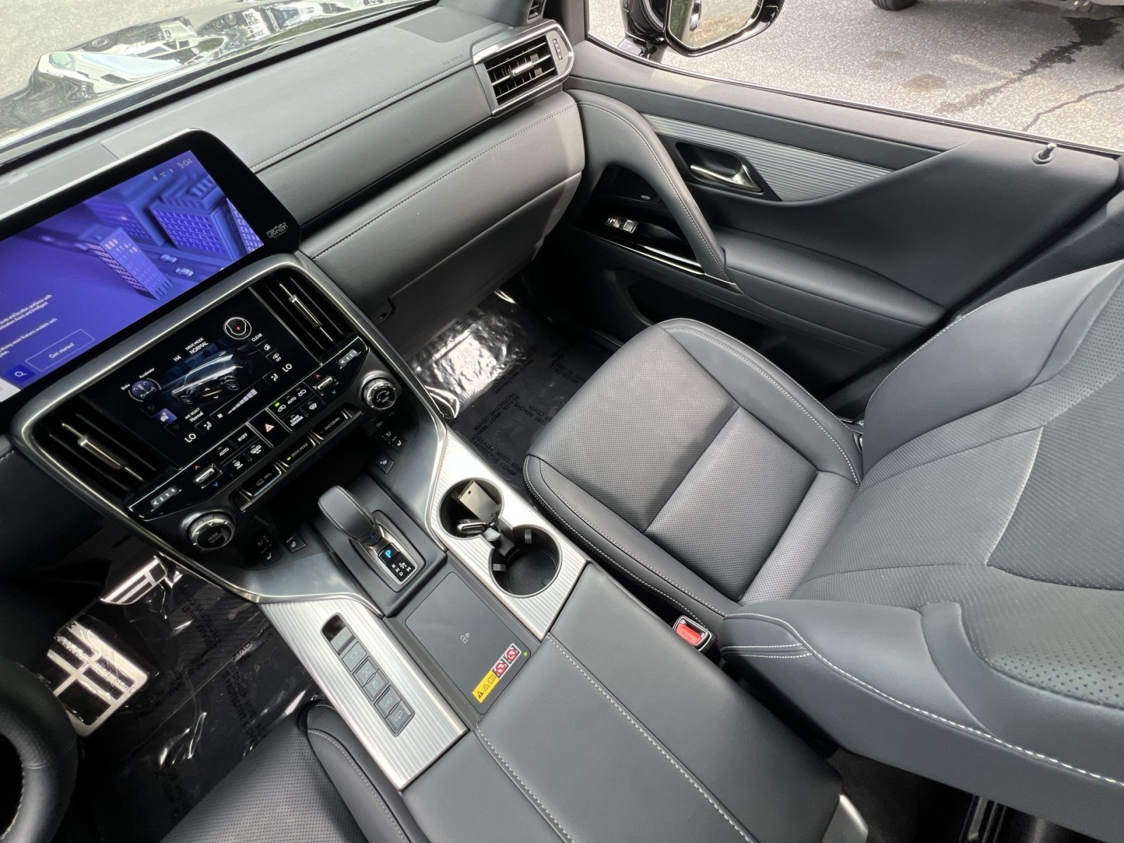 Used 2025 Lexus LX 700h F Sport AWD/4WD image 14