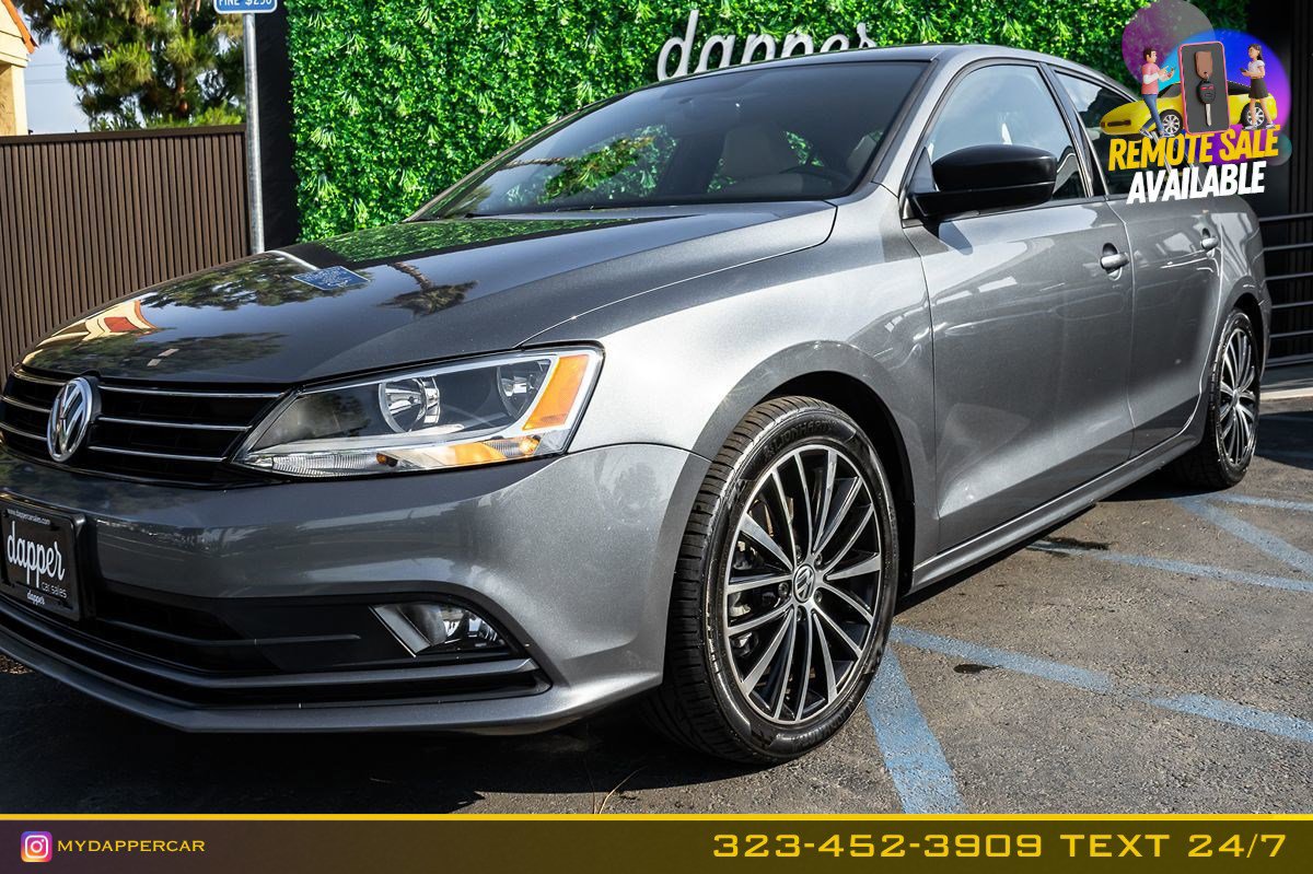 Used 2016 Volkswagen Jetta Sport image 2