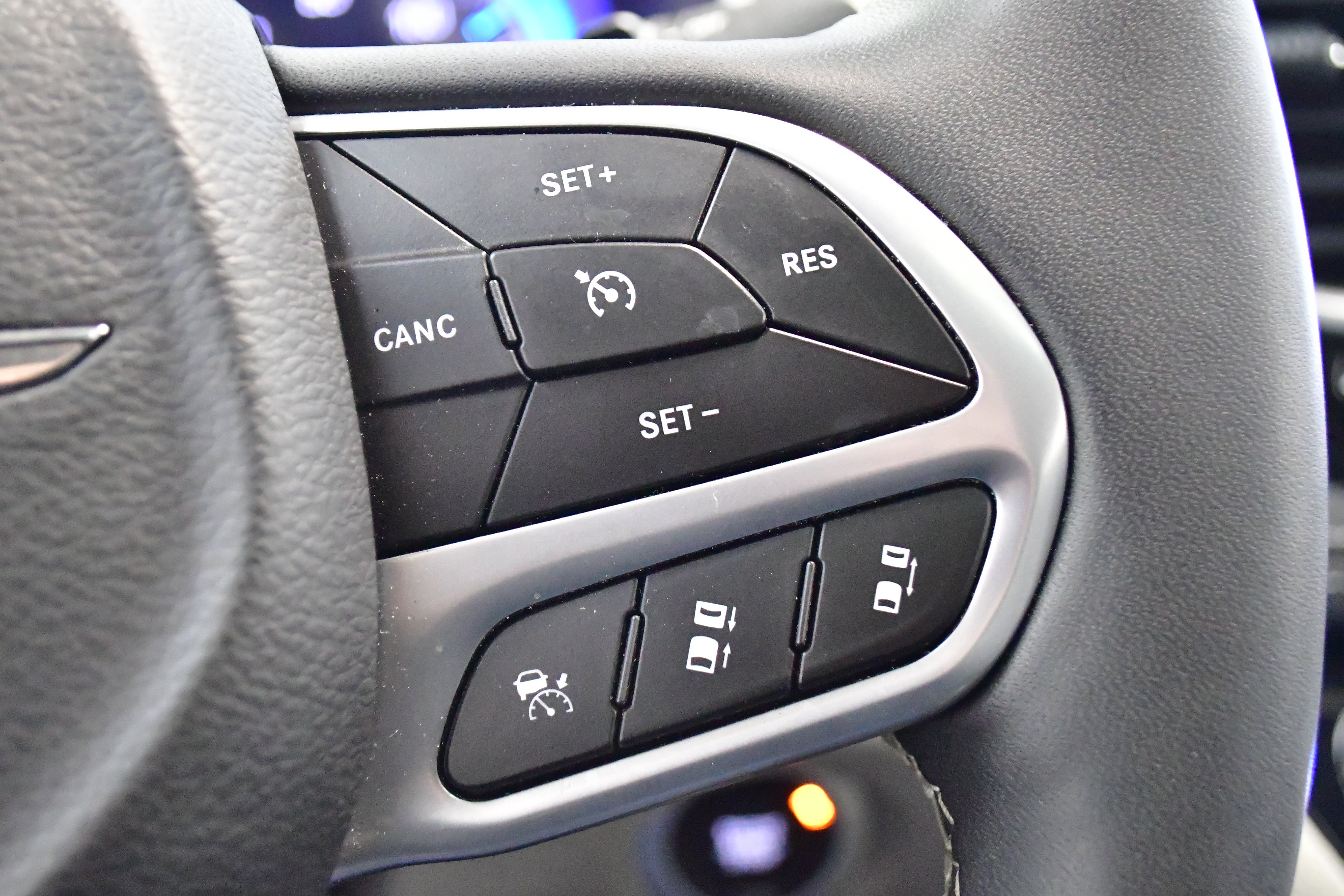 Used 2024 Chrysler Pacifica Limited image 49