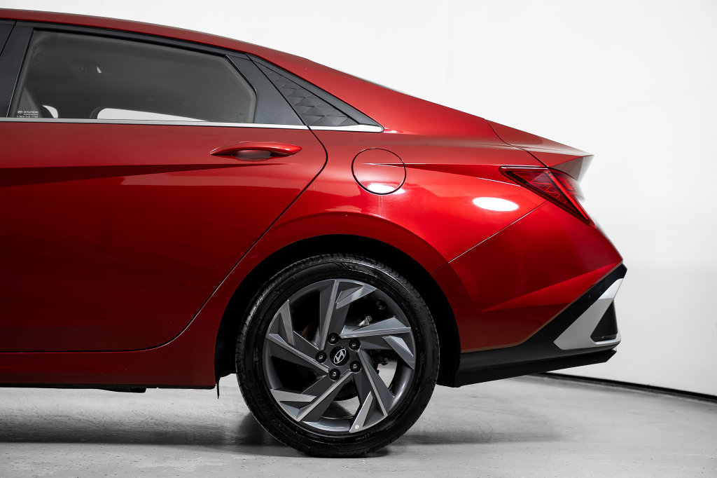 Certified 2025 Hyundai Elantra SEL FWD image 15