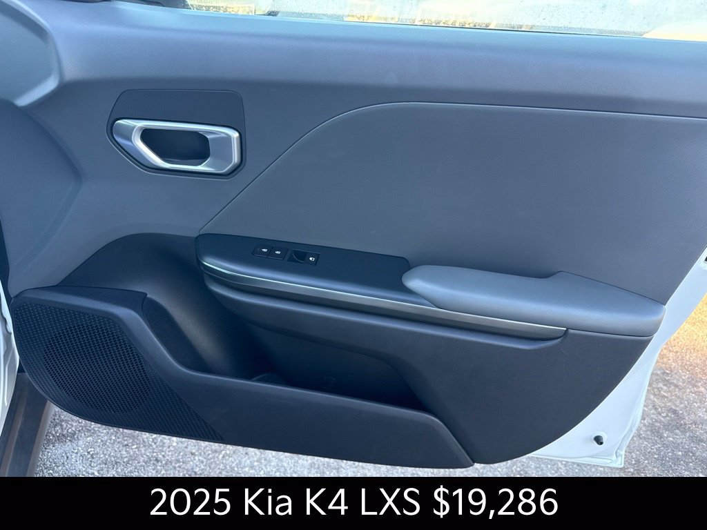 Certified 2025 Kia K4 FWD image 17