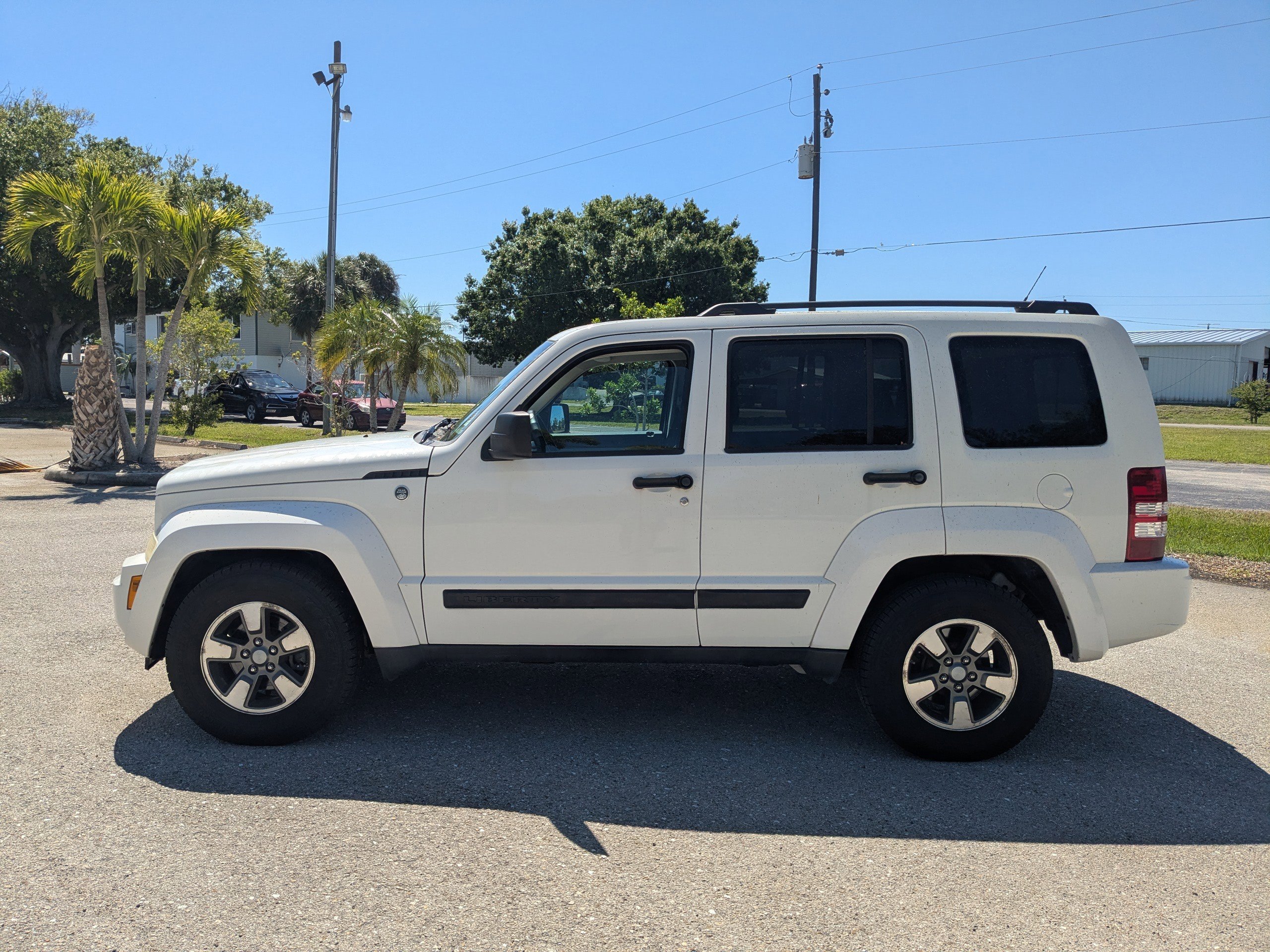 Used 2008 Jeep Liberty Sport w/ Popular Equipment Group AWD/4WD image 7