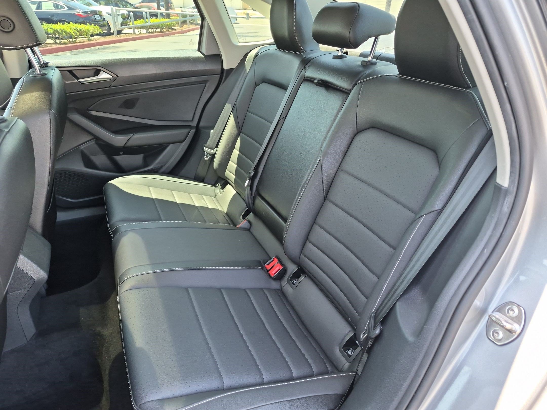 Used 2022 Volkswagen Jetta SE w/ Panoramic Sunroof Package FWD image 30