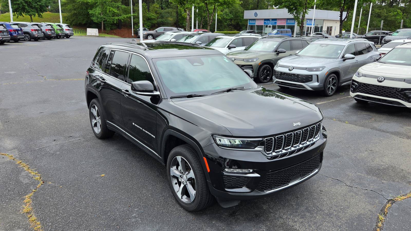 Used 2025 Jeep Grand Cherokee Limited w/ Luxury Tech Group II RWD image 7