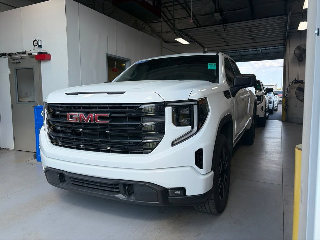 Used 2025 GMC Sierra 1500 Elevation AWD/4WD image 2