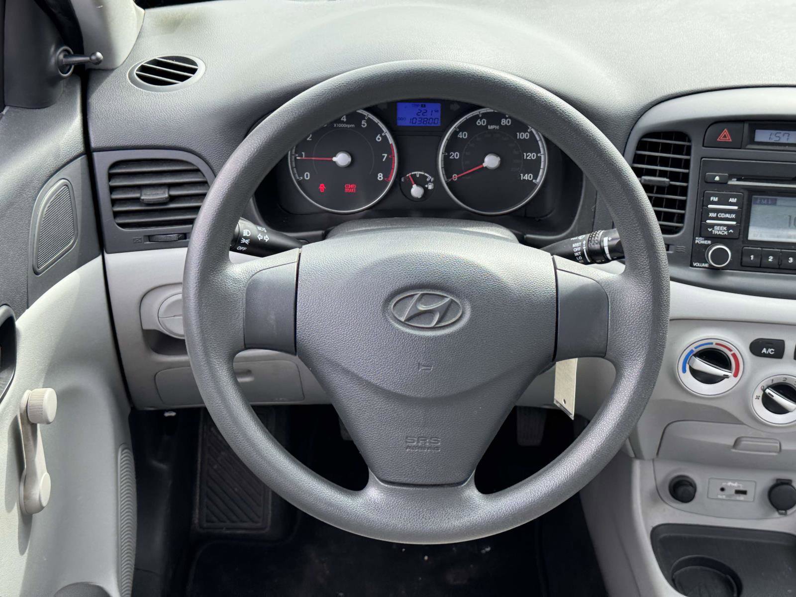 Used 2010 Hyundai Accent GLS image 11
