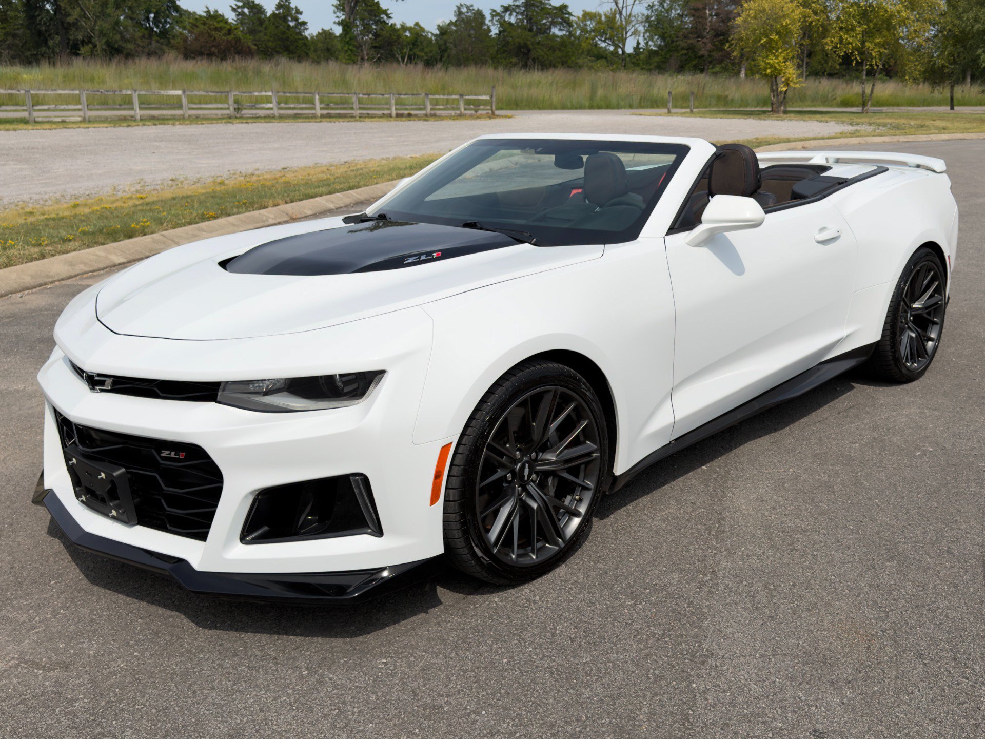 Used 2017 Chevrolet Camaro ZL1 RWD image 2