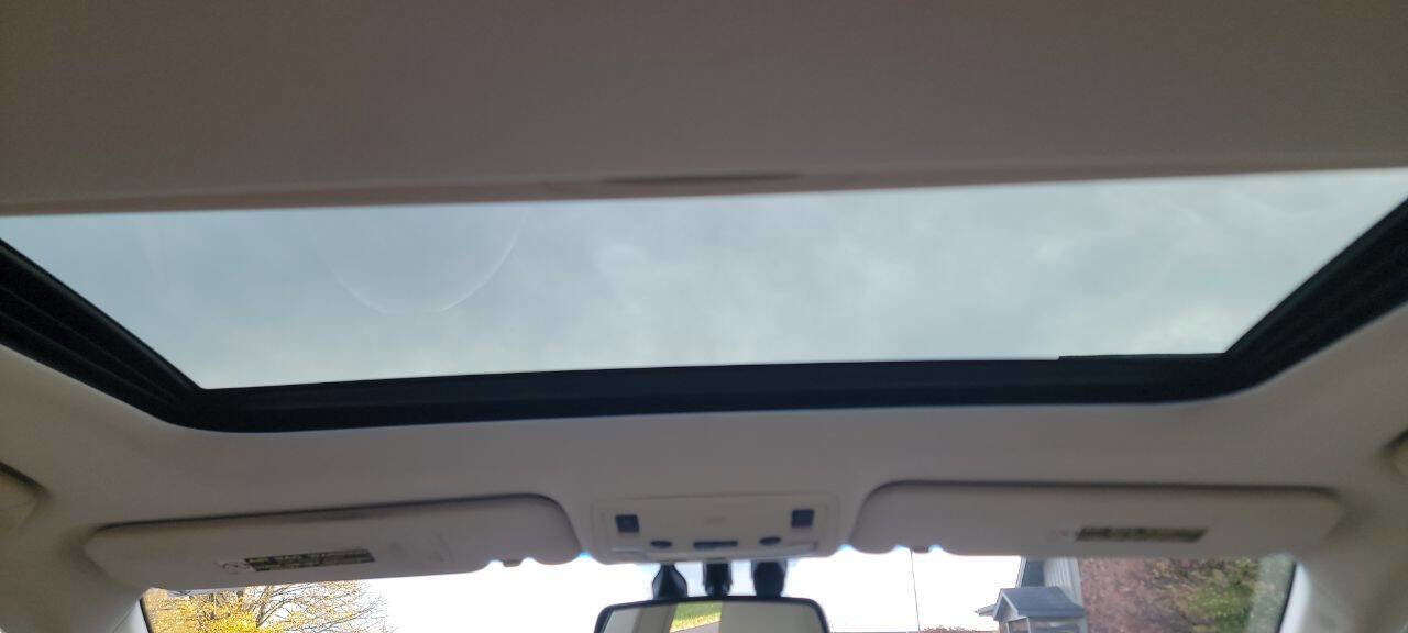 Used 2013 Lexus ES 300h image 33