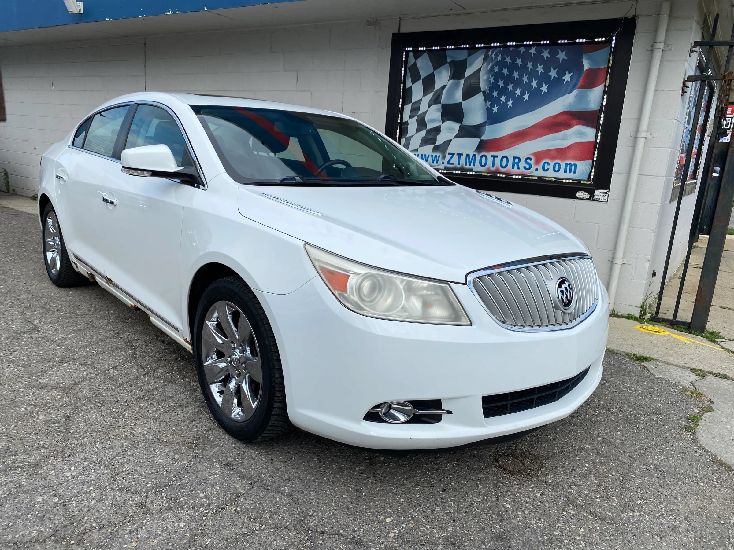 Used 2011 Buick LaCrosse CXS w/ Driver Confidence Package FWD image 1
