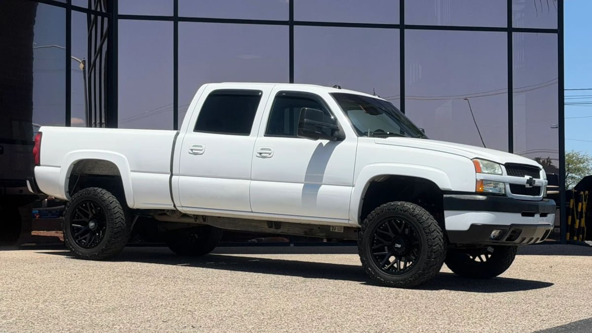 Used 2004 Chevrolet Silverado 2500 LT RWD image 20