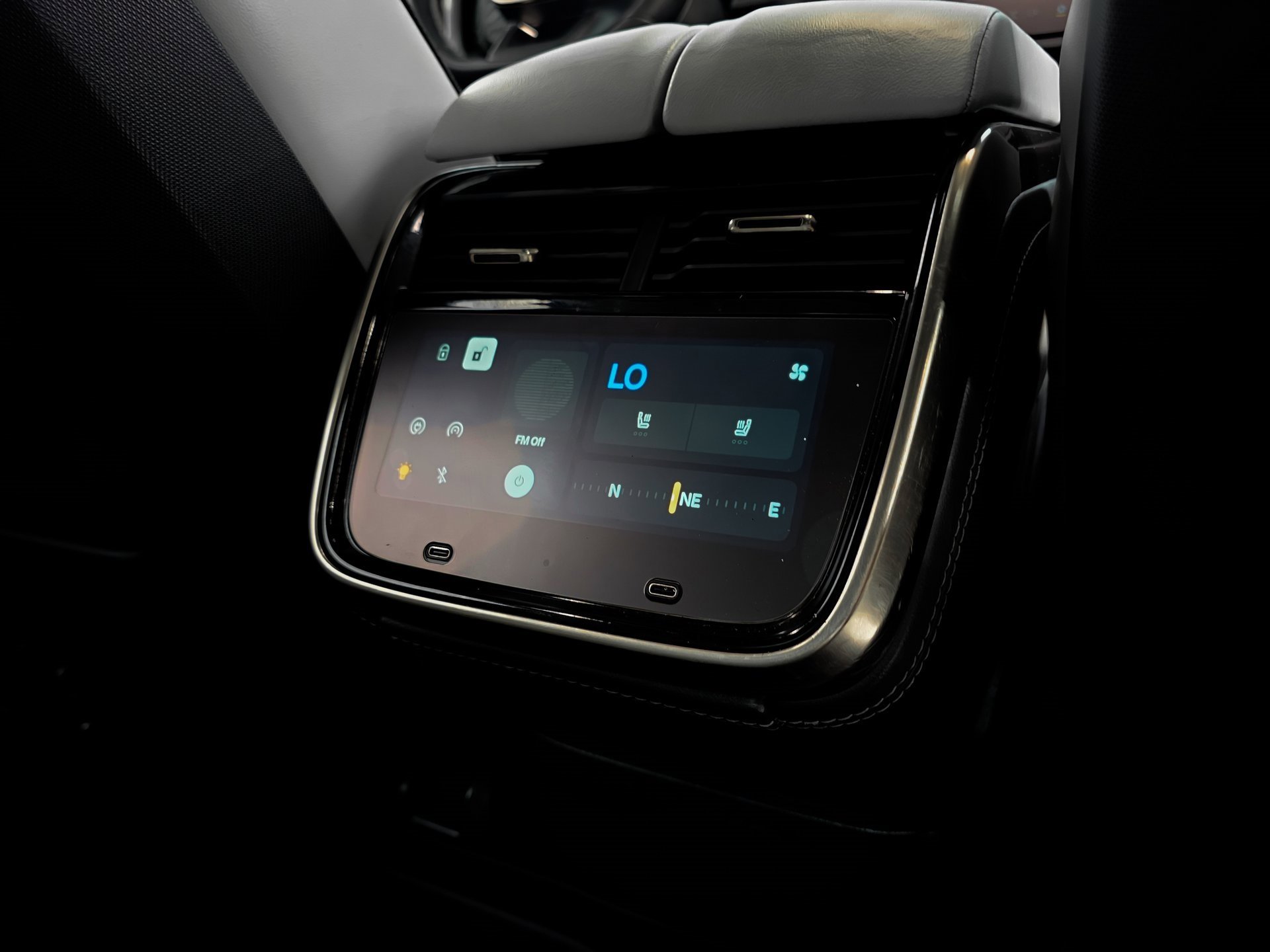 Used 2022 Rivian R1T Adventure image 26