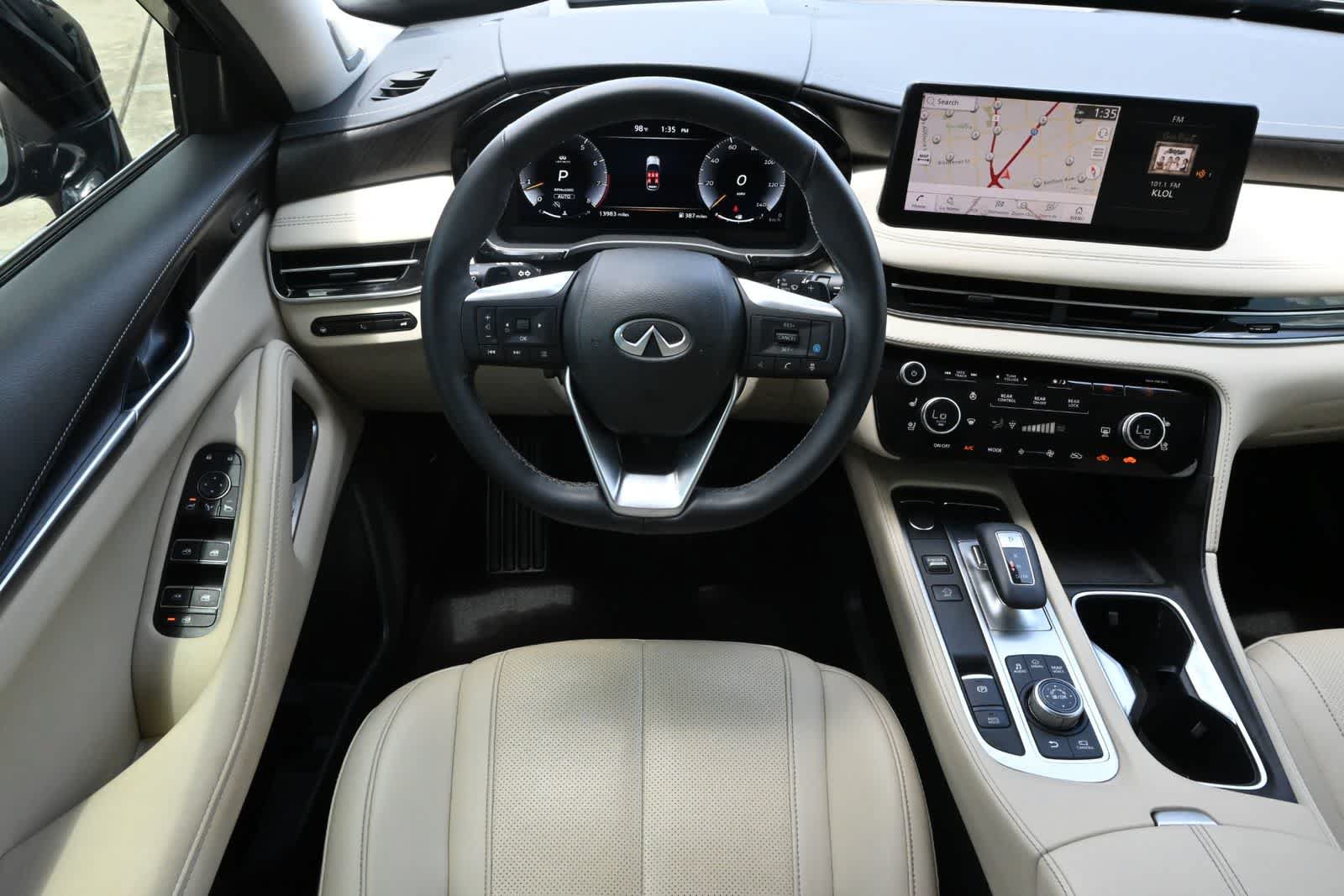 Used 2023 INFINITI QX60 Sensory w/ Vision Package AWD/4WD image 9