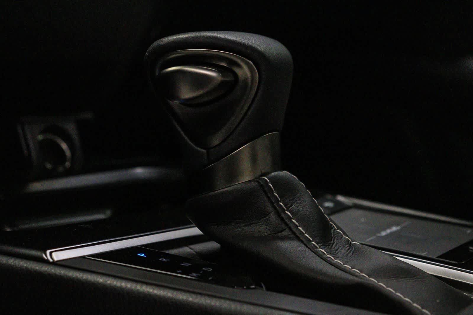 Used 2022 Lexus UX 200 w/ Accessory Package (Z2) FWD image 19