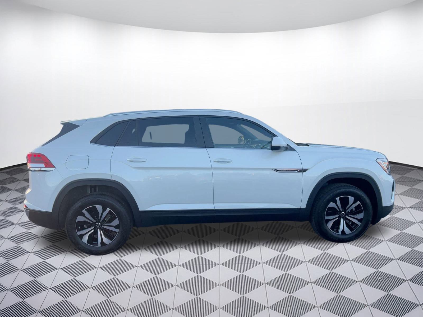 New 2026 Volkswagen Atlas Cross Sport SE image 8