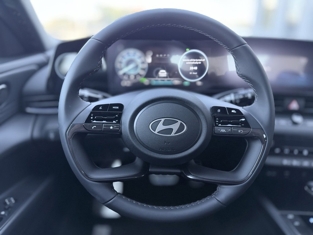 New 2025 Hyundai Elantra SEL image 12