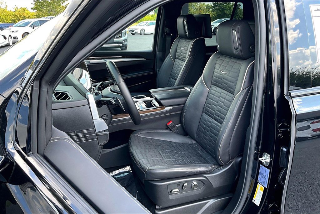 Used 2025 Cadillac Escalade Sport Platinum AWD/4WD image 23