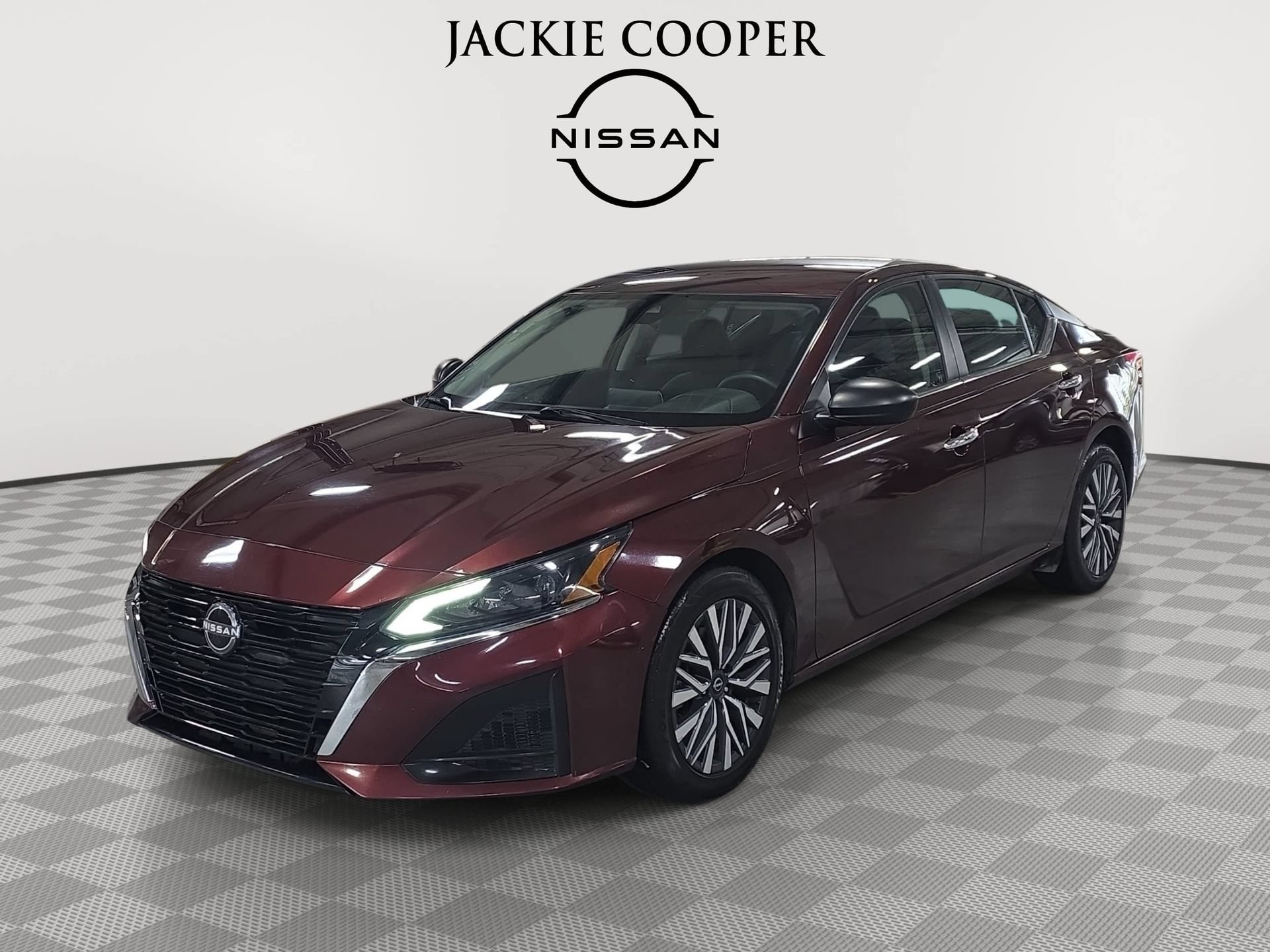 Used 2024 Nissan Altima 2.5 SV