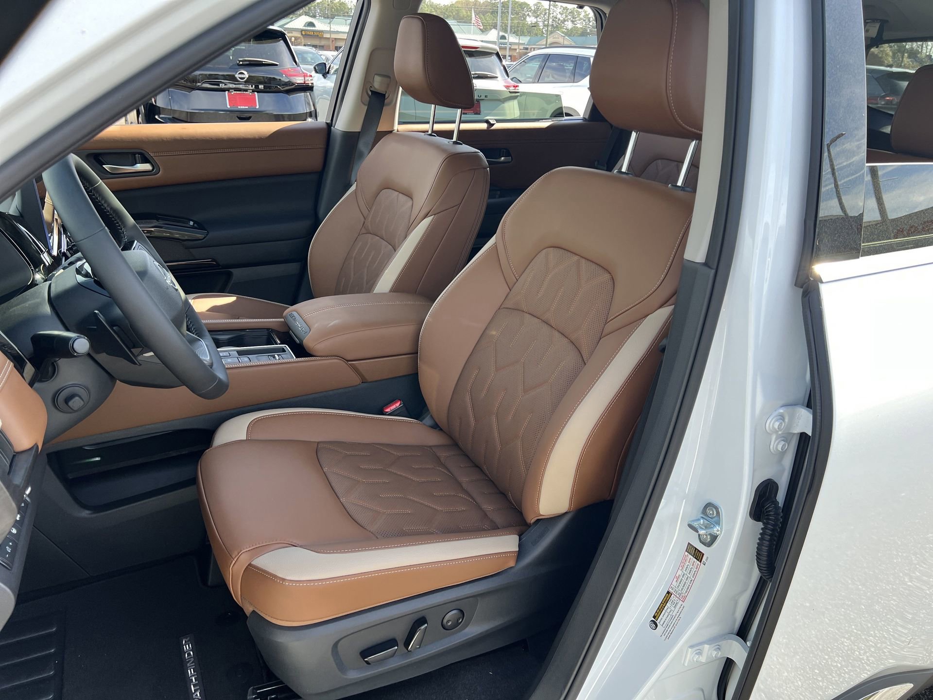 New 2026 Nissan Pathfinder Platinum image 19