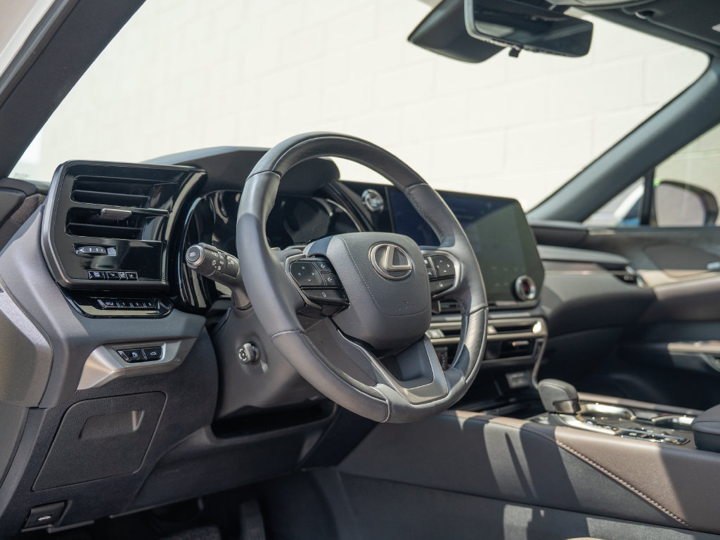 Used 2023 Lexus RX 350 FWD w/ Cold Area Package image 4