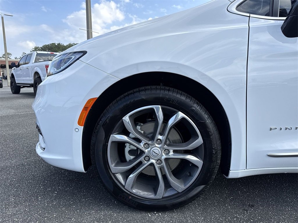 New 2026 Chrysler Pacifica Pinnacle image 10